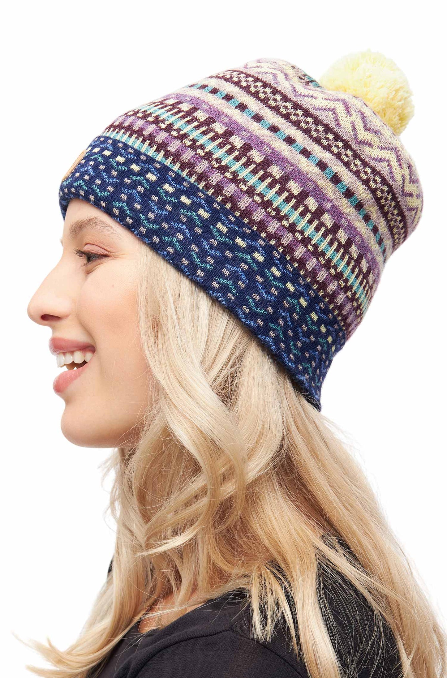 Alpaka Bommel-Mütze DILAYA aus 100% Baby Alpaka - Alpakawolletraum.com