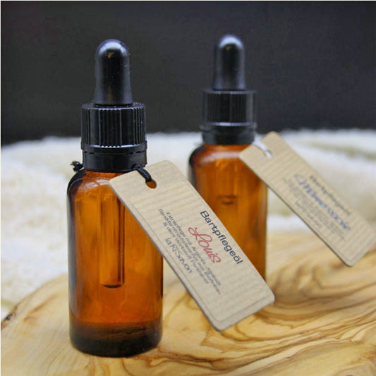 Flasche mit natürlichem Bart- und Haaröl von Larisavon – vegane Pflege mit Argan-, Jojoba- und Sanddornöl, geeignet für alle Haar- und Barttypen.