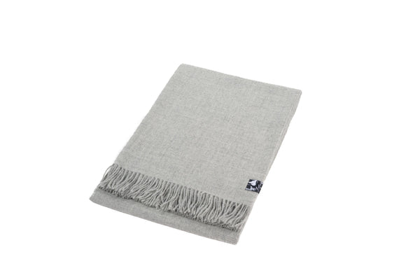 Hochwertiges Plaid "Plaza" aus 100% Baby Alpaka – Warm, weich und langlebig - Alpakawolletraum.com