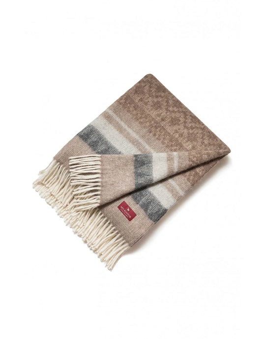 Edle Wohndecke MUNDO mit breiten Blockstreifen und ornamentalen Jacquard-Mustern – gefertigt aus recyceltem Alpaka und Wolle