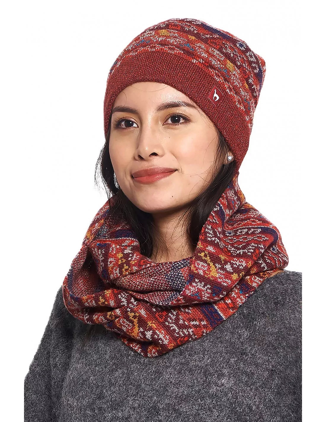 Loop-Schal GELIA aus 100% Baby Alpaka im Jacquard-Design – farbenfroher Feinstrick aus Peru