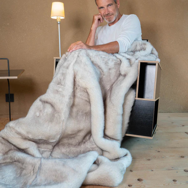 Polar Fuchs Felldecke weiß-grau meliert – flauschiges Fell-Imitat, weich und voluminös